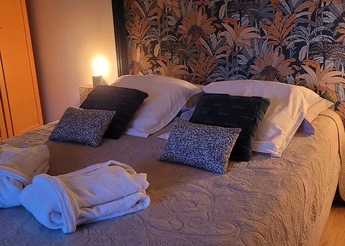 Au Do\'Mayne Des Bouilles - Spa & Piscine
