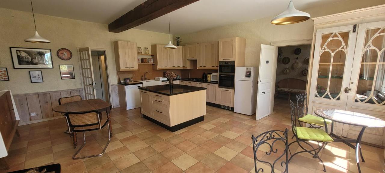 Au Do'mayne Des Bouilles - & Piscine Bed & Breakfast
